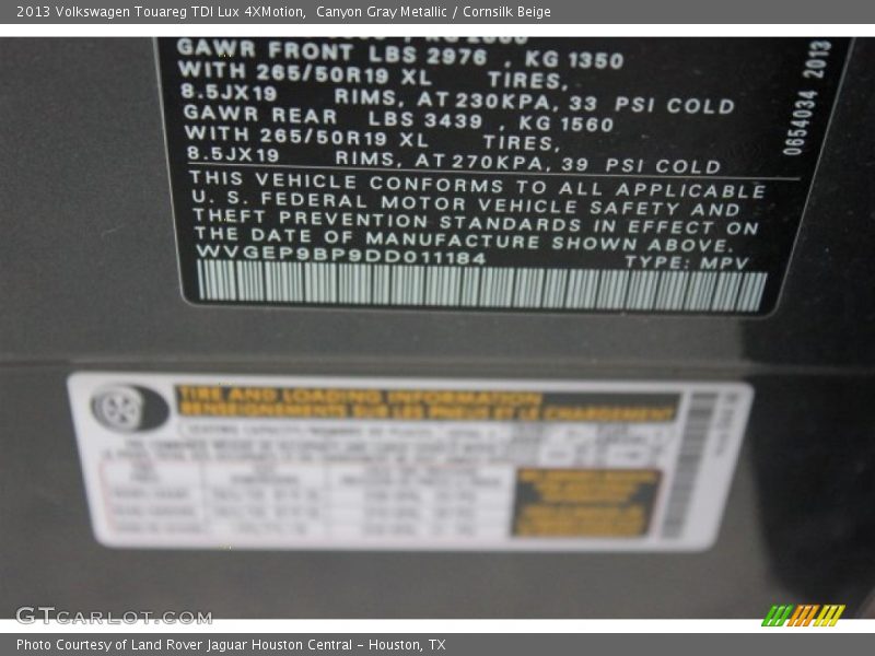 Canyon Gray Metallic / Cornsilk Beige 2013 Volkswagen Touareg TDI Lux 4XMotion