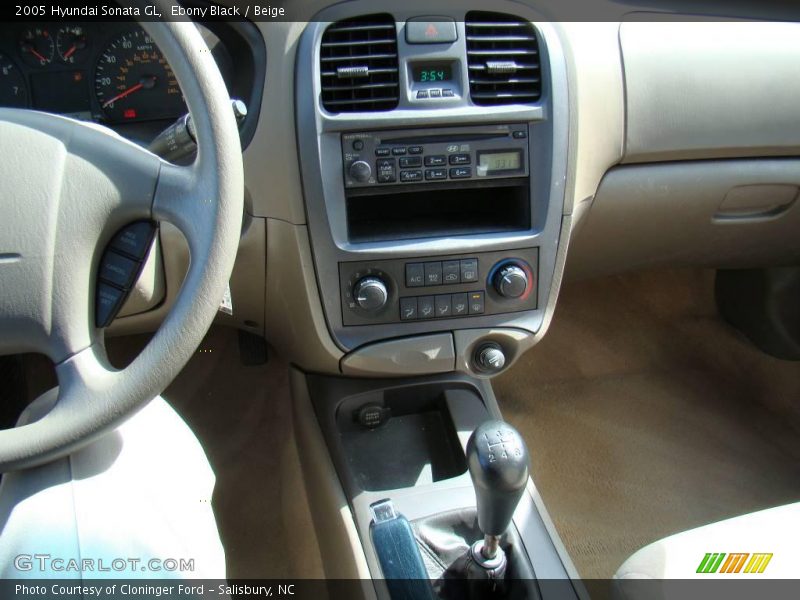 Ebony Black / Beige 2005 Hyundai Sonata GL