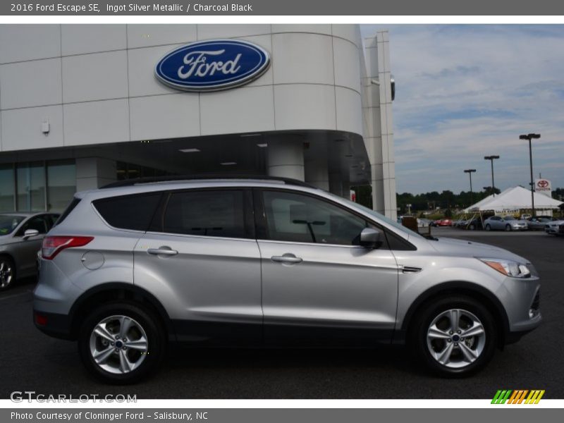  2016 Escape SE Ingot Silver Metallic