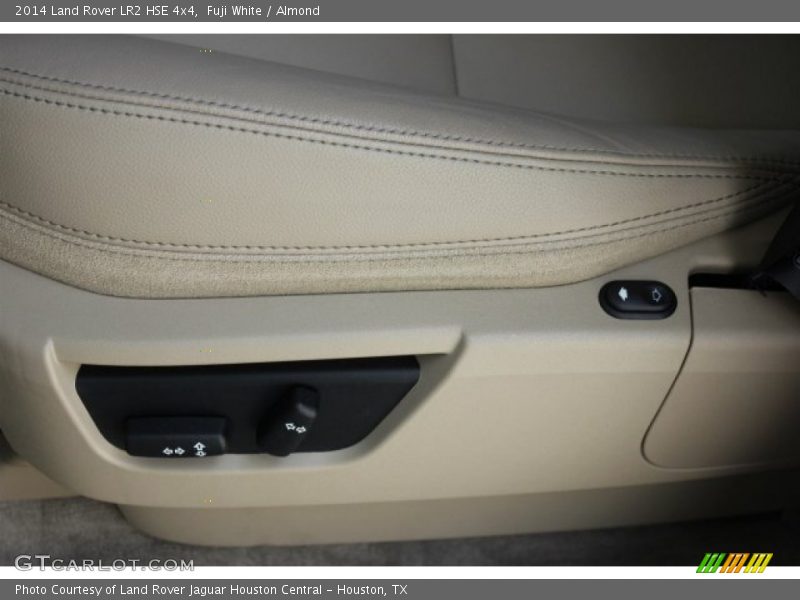 Fuji White / Almond 2014 Land Rover LR2 HSE 4x4