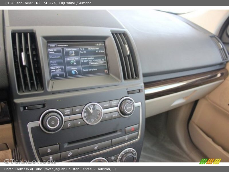 Fuji White / Almond 2014 Land Rover LR2 HSE 4x4