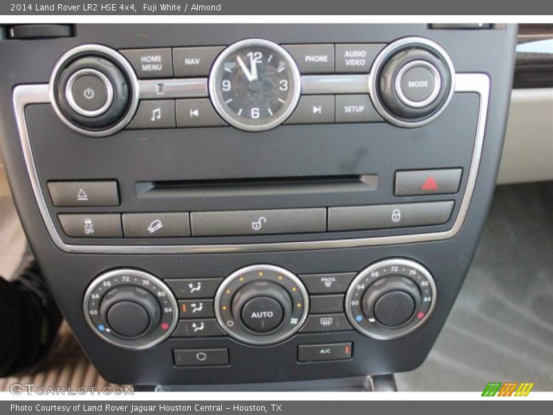 Fuji White / Almond 2014 Land Rover LR2 HSE 4x4