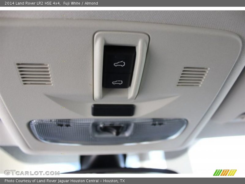 Fuji White / Almond 2014 Land Rover LR2 HSE 4x4