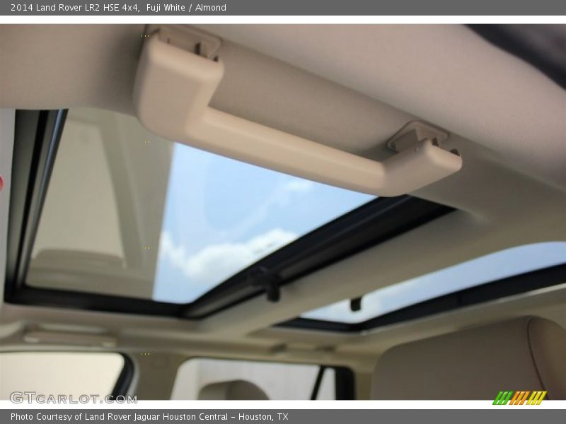 Fuji White / Almond 2014 Land Rover LR2 HSE 4x4
