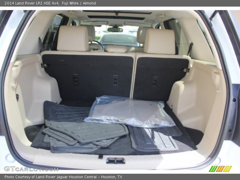 Fuji White / Almond 2014 Land Rover LR2 HSE 4x4