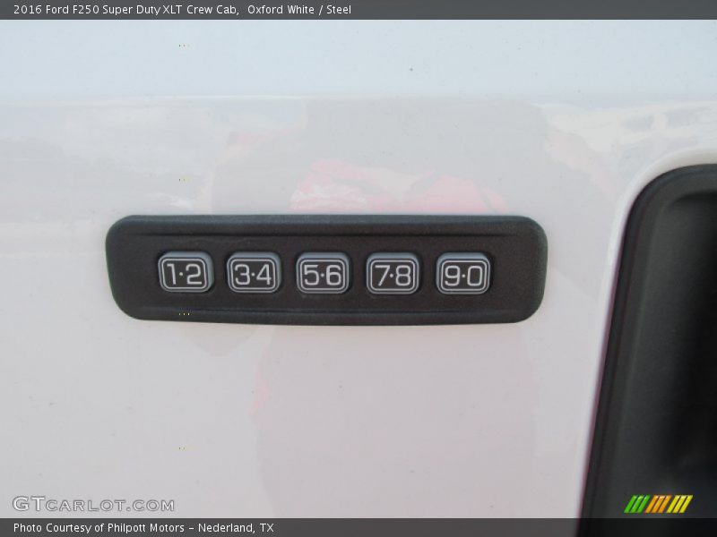 Oxford White / Steel 2016 Ford F250 Super Duty XLT Crew Cab