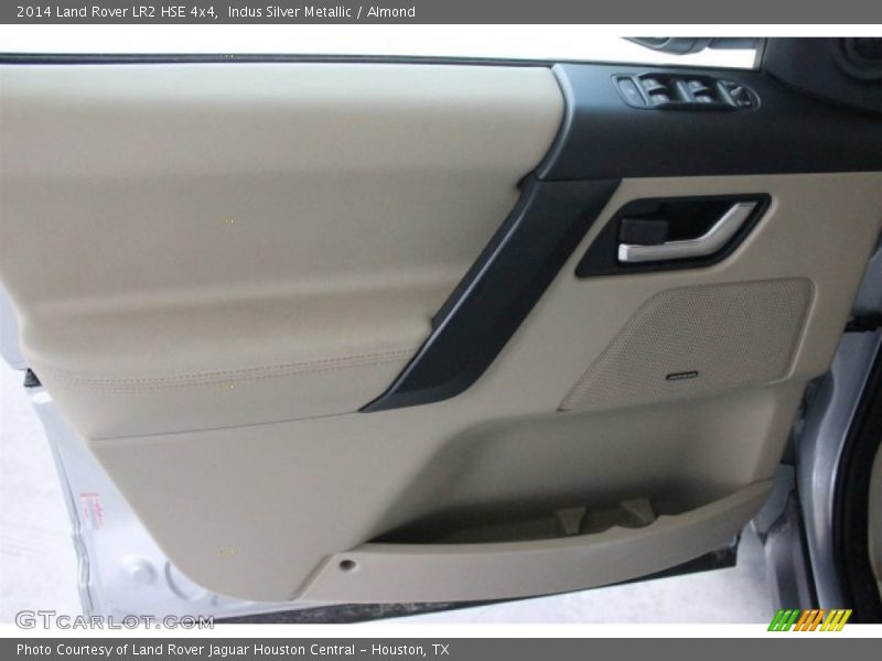 Indus Silver Metallic / Almond 2014 Land Rover LR2 HSE 4x4