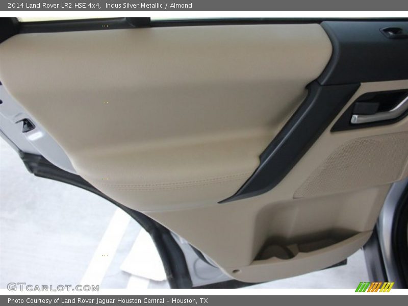 Indus Silver Metallic / Almond 2014 Land Rover LR2 HSE 4x4