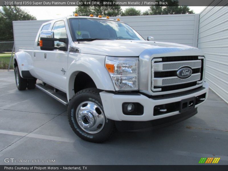 Front 3/4 View of 2016 F350 Super Duty Platinum Crew Cab 4x4 DRW