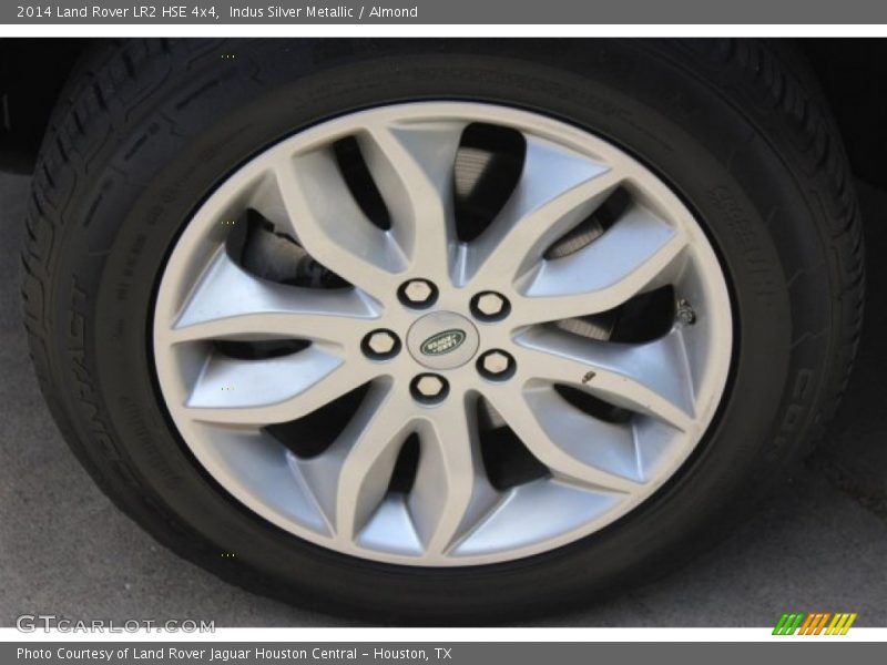 Indus Silver Metallic / Almond 2014 Land Rover LR2 HSE 4x4