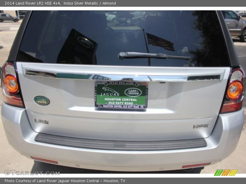 Indus Silver Metallic / Almond 2014 Land Rover LR2 HSE 4x4