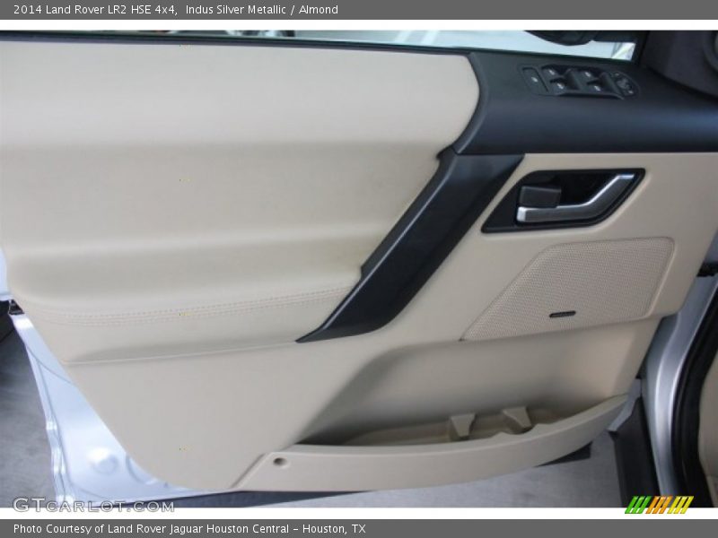 Indus Silver Metallic / Almond 2014 Land Rover LR2 HSE 4x4