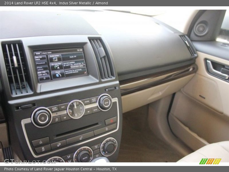 Indus Silver Metallic / Almond 2014 Land Rover LR2 HSE 4x4