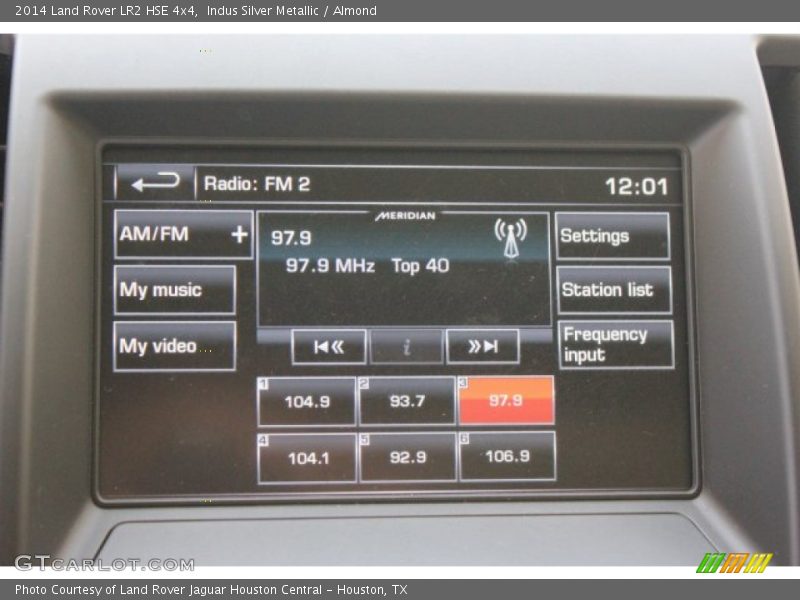 Indus Silver Metallic / Almond 2014 Land Rover LR2 HSE 4x4