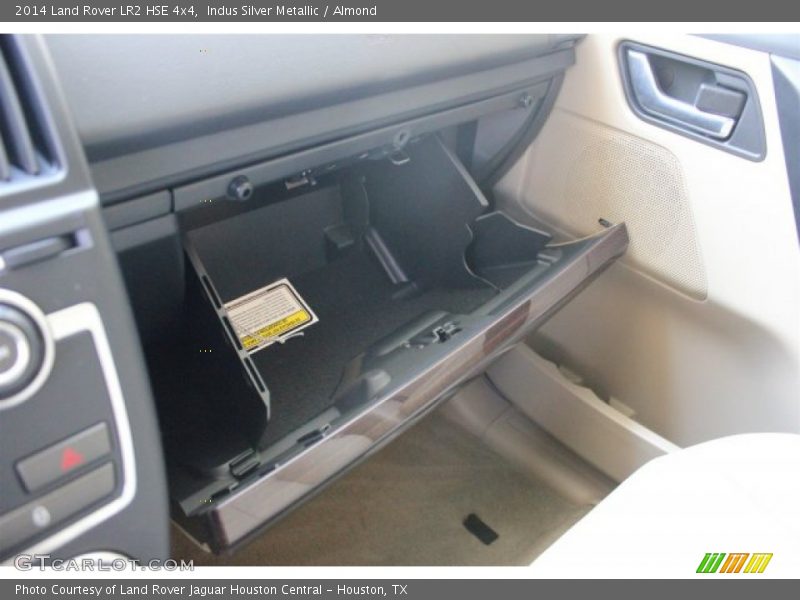 Indus Silver Metallic / Almond 2014 Land Rover LR2 HSE 4x4