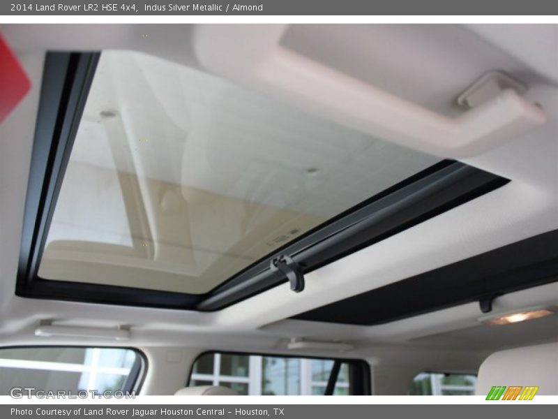 Indus Silver Metallic / Almond 2014 Land Rover LR2 HSE 4x4