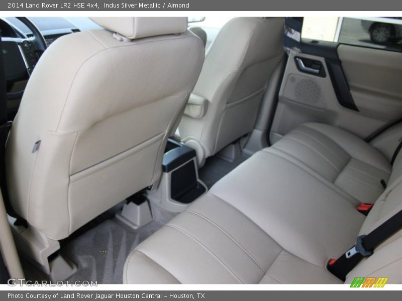 Indus Silver Metallic / Almond 2014 Land Rover LR2 HSE 4x4
