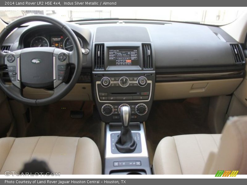 Indus Silver Metallic / Almond 2014 Land Rover LR2 HSE 4x4
