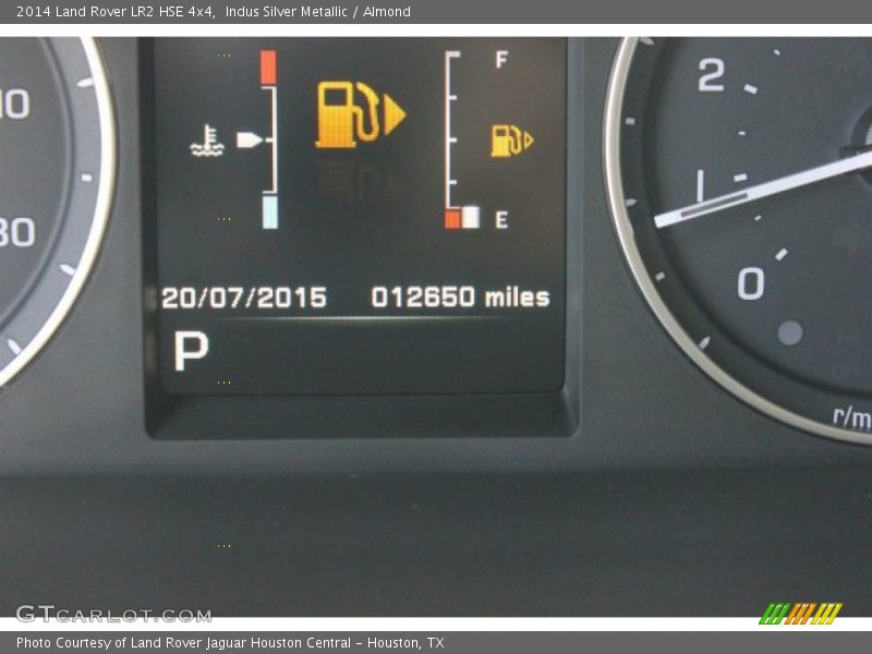 Indus Silver Metallic / Almond 2014 Land Rover LR2 HSE 4x4