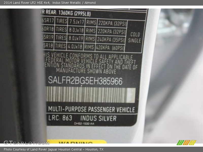 Indus Silver Metallic / Almond 2014 Land Rover LR2 HSE 4x4