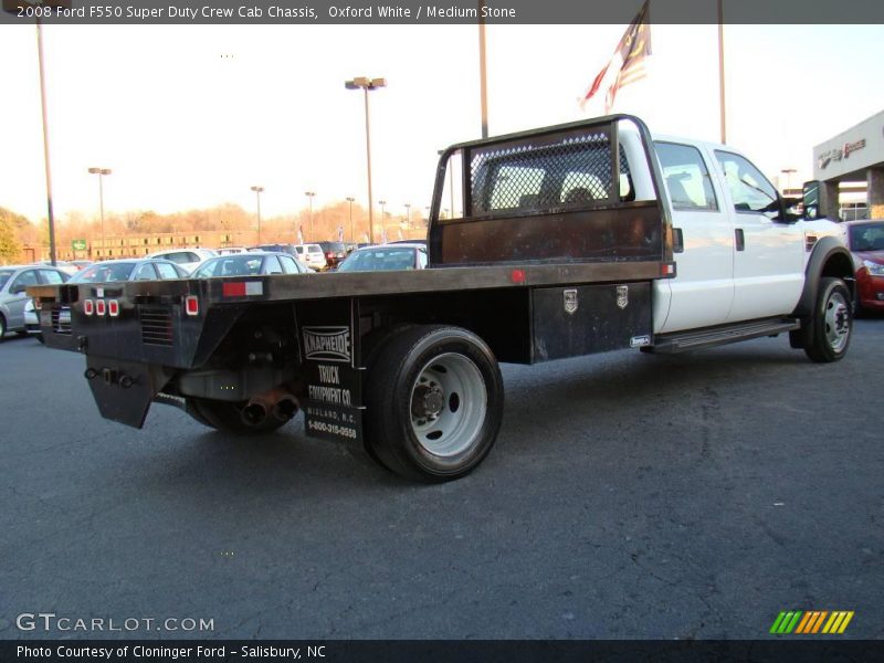 Oxford White / Medium Stone 2008 Ford F550 Super Duty Crew Cab Chassis