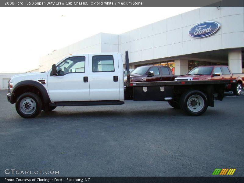 Oxford White / Medium Stone 2008 Ford F550 Super Duty Crew Cab Chassis