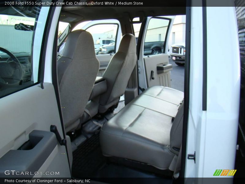 Oxford White / Medium Stone 2008 Ford F550 Super Duty Crew Cab Chassis