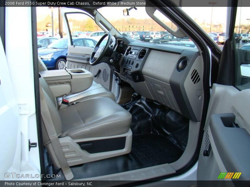 Oxford White / Medium Stone 2008 Ford F550 Super Duty Crew Cab Chassis