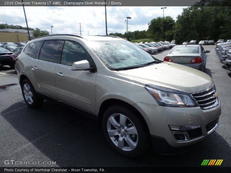 Champagne Silver Metallic / Ebony 2016 Chevrolet Traverse LT AWD