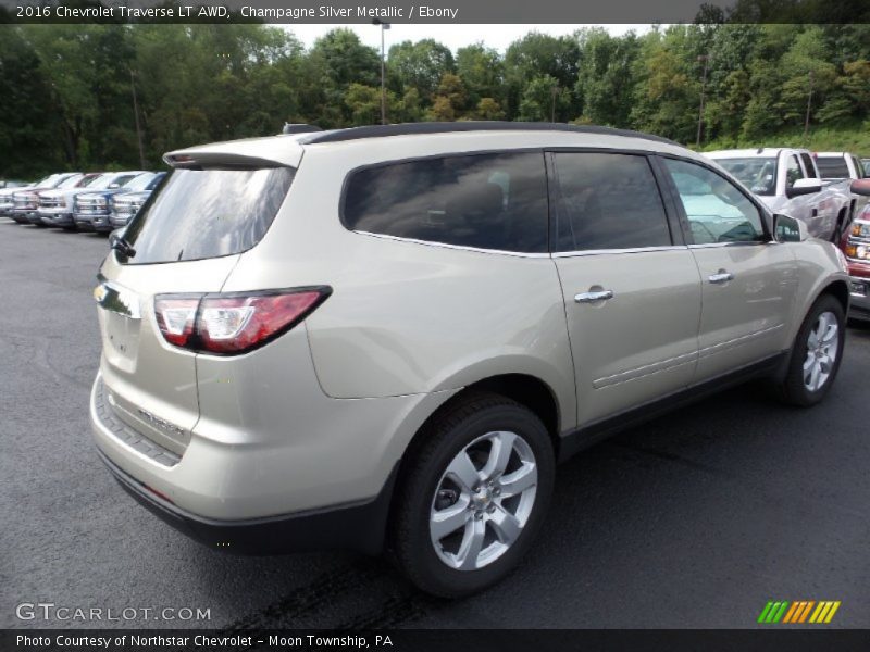  2016 Traverse LT AWD Champagne Silver Metallic