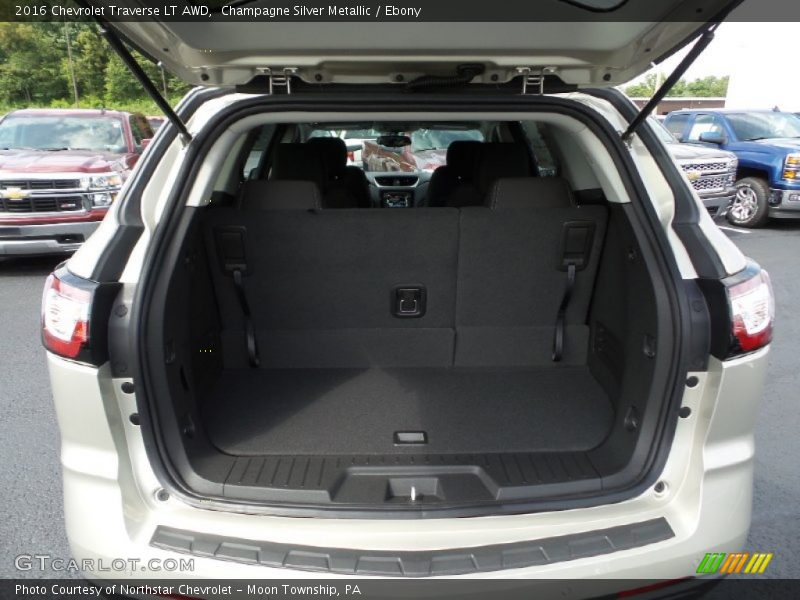  2016 Traverse LT AWD Trunk