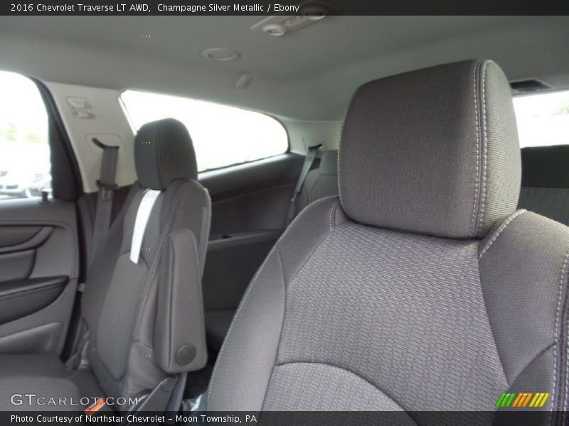 Champagne Silver Metallic / Ebony 2016 Chevrolet Traverse LT AWD