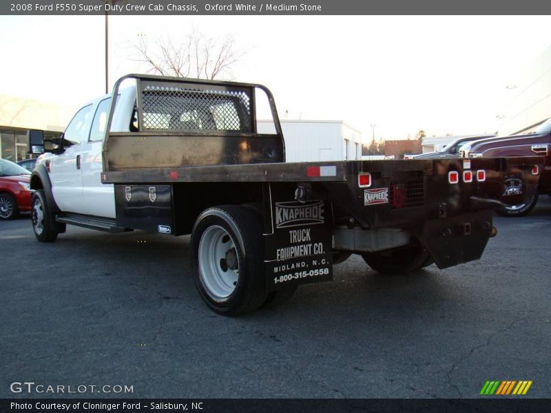 Oxford White / Medium Stone 2008 Ford F550 Super Duty Crew Cab Chassis