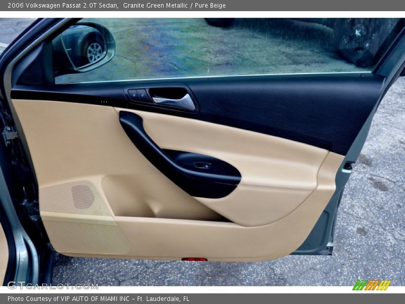 Door Panel of 2006 Passat 2.0T Sedan