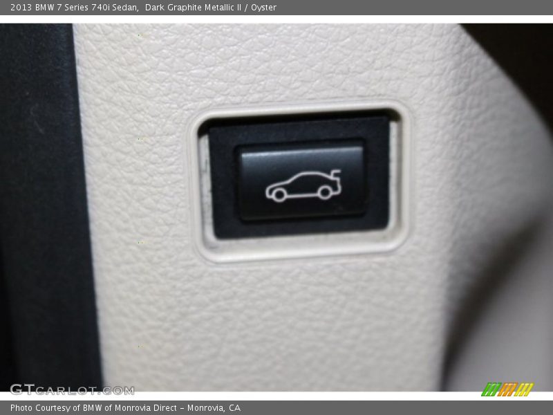 Dark Graphite Metallic II / Oyster 2013 BMW 7 Series 740i Sedan