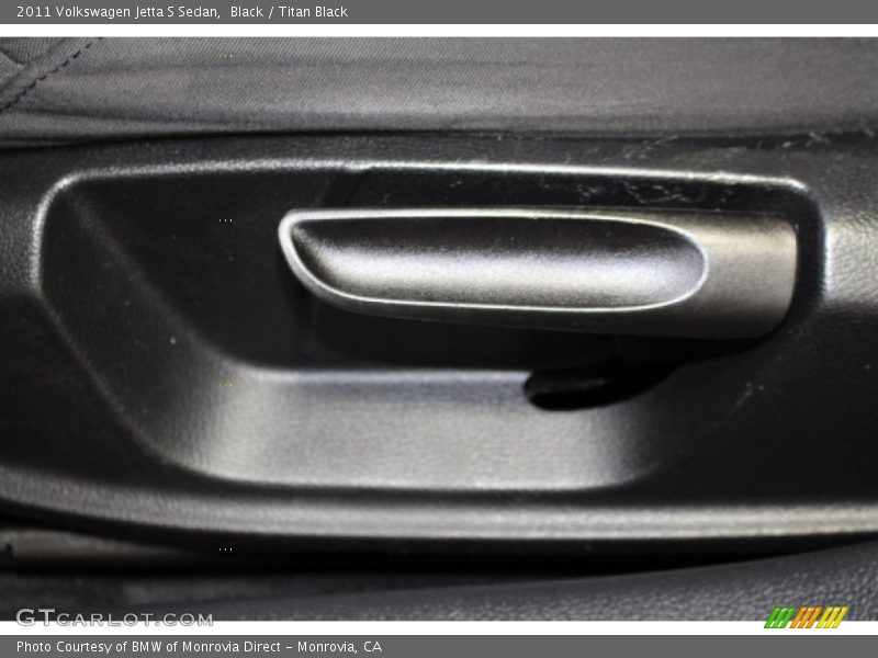 Black / Titan Black 2011 Volkswagen Jetta S Sedan