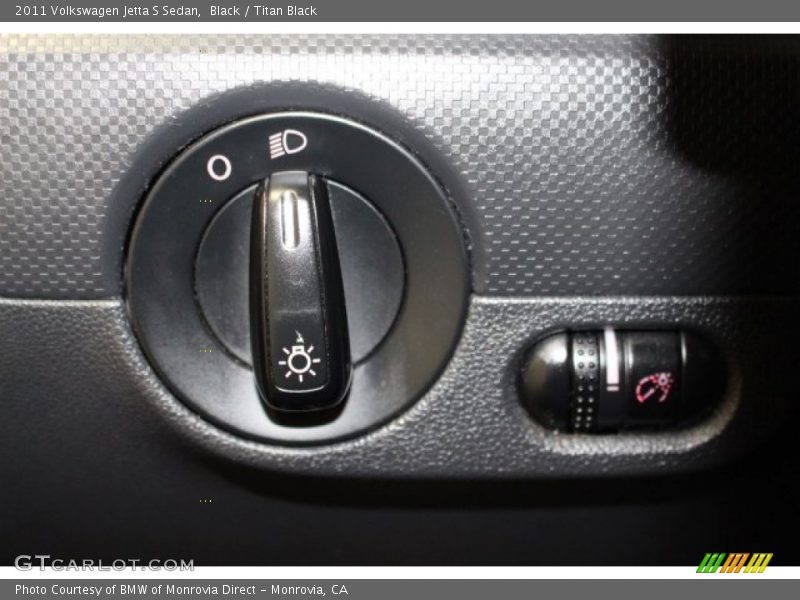 Black / Titan Black 2011 Volkswagen Jetta S Sedan
