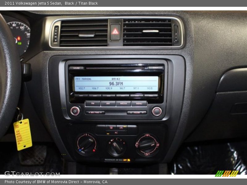 Black / Titan Black 2011 Volkswagen Jetta S Sedan
