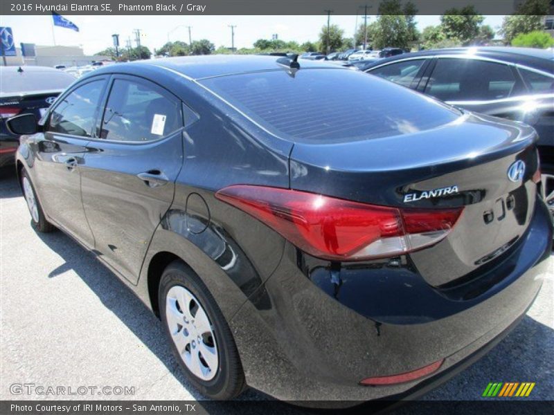 Phantom Black / Gray 2016 Hyundai Elantra SE