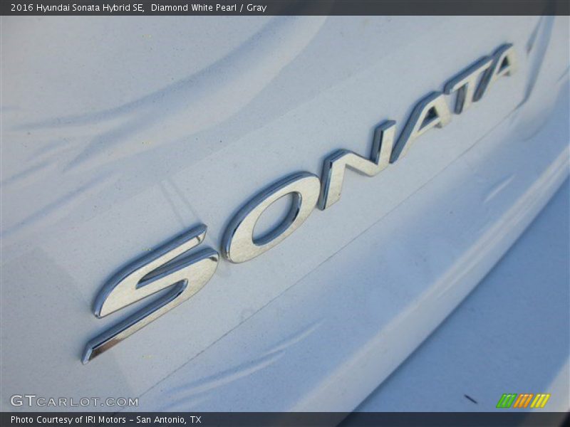 Diamond White Pearl / Gray 2016 Hyundai Sonata Hybrid SE