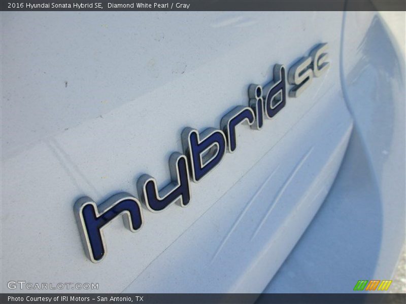 Diamond White Pearl / Gray 2016 Hyundai Sonata Hybrid SE