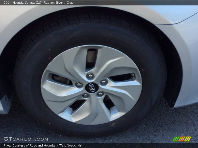 Radiant Silver / Gray 2014 Hyundai Sonata GLS