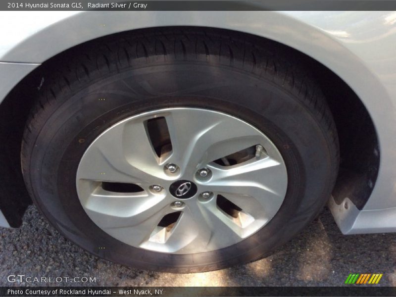Radiant Silver / Gray 2014 Hyundai Sonata GLS
