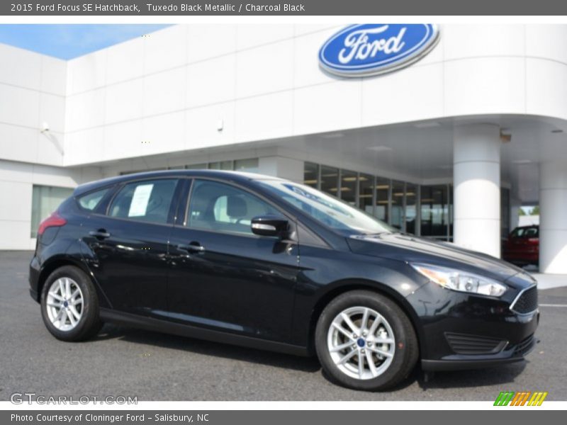 Tuxedo Black Metallic / Charcoal Black 2015 Ford Focus SE Hatchback