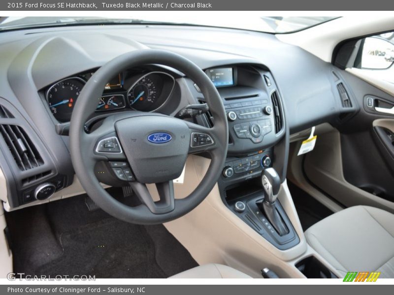  2015 Focus SE Hatchback Charcoal Black Interior