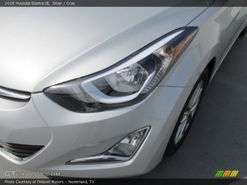 Silver / Gray 2016 Hyundai Elantra SE