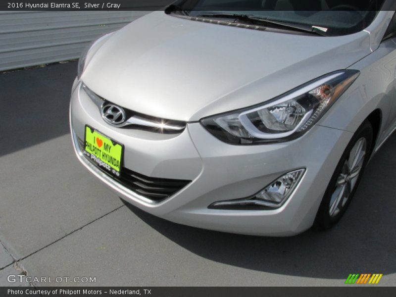 Silver / Gray 2016 Hyundai Elantra SE