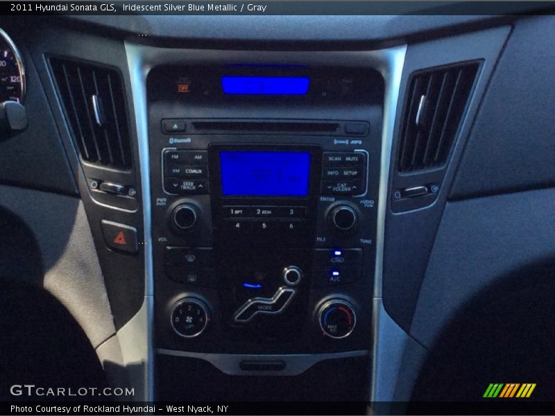 Iridescent Silver Blue Metallic / Gray 2011 Hyundai Sonata GLS