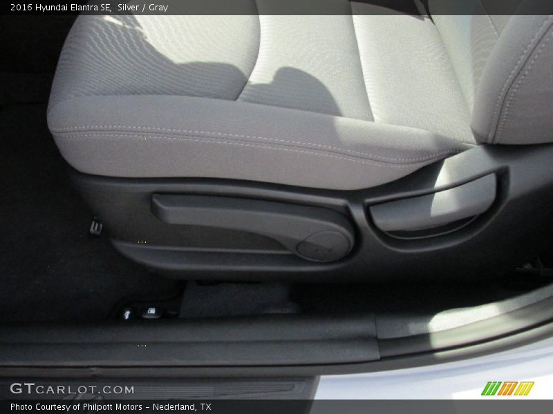 Silver / Gray 2016 Hyundai Elantra SE