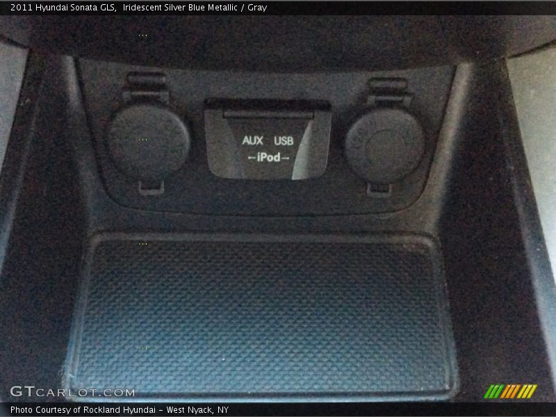 Iridescent Silver Blue Metallic / Gray 2011 Hyundai Sonata GLS
